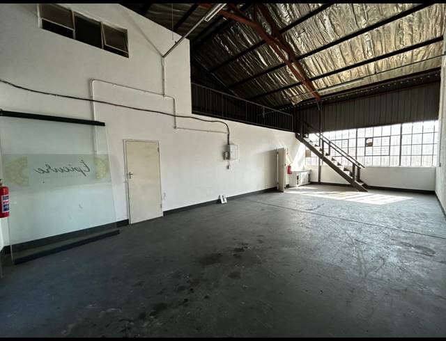 127M² WAREHOUSE TO LET IN WYNBERG